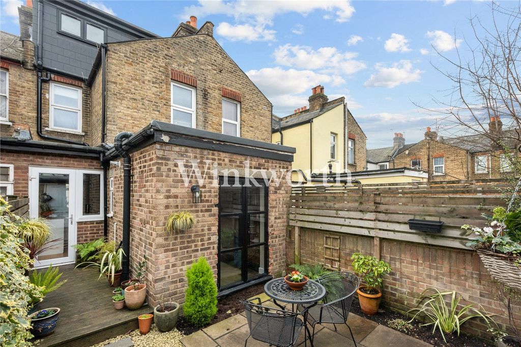 Property photo 3 of 33 Picture No. 26