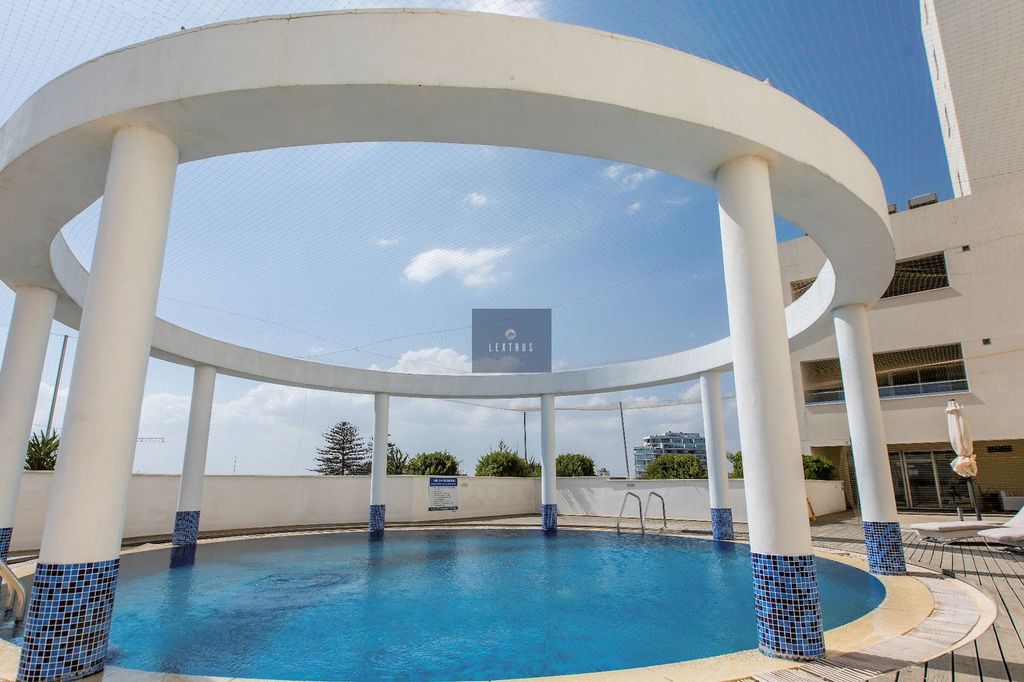 Property photo 2 of 50