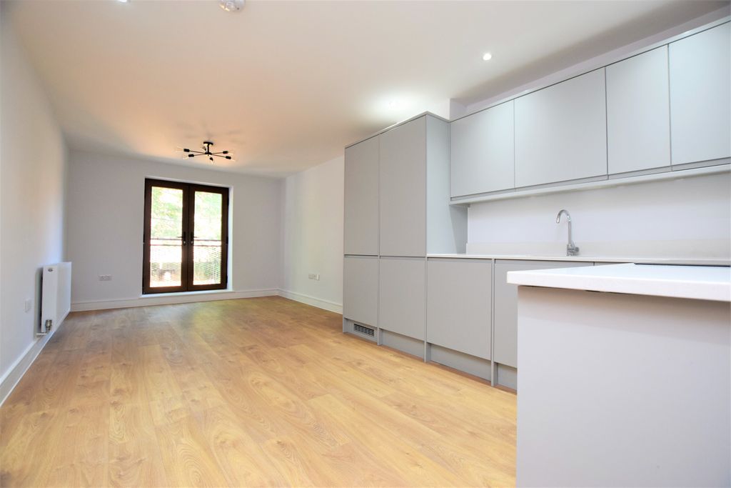 Property photo 2 of 6 Gallery