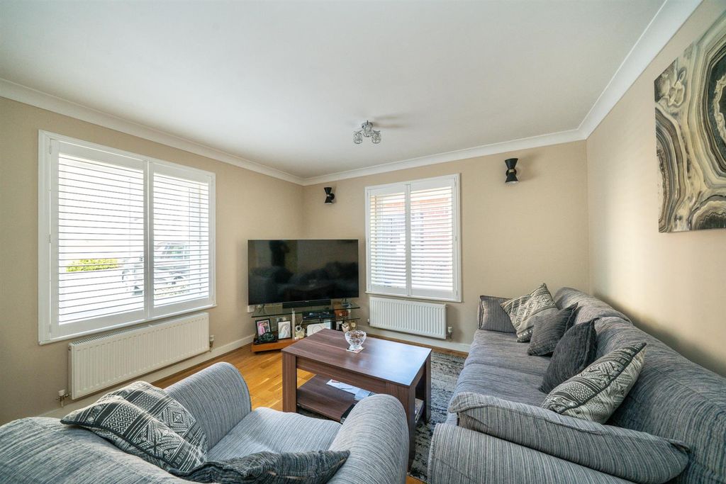 Property photo 1 of 17 Lounge/Dining Room