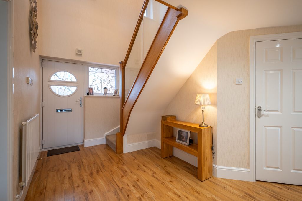 Property photo 3 of 42