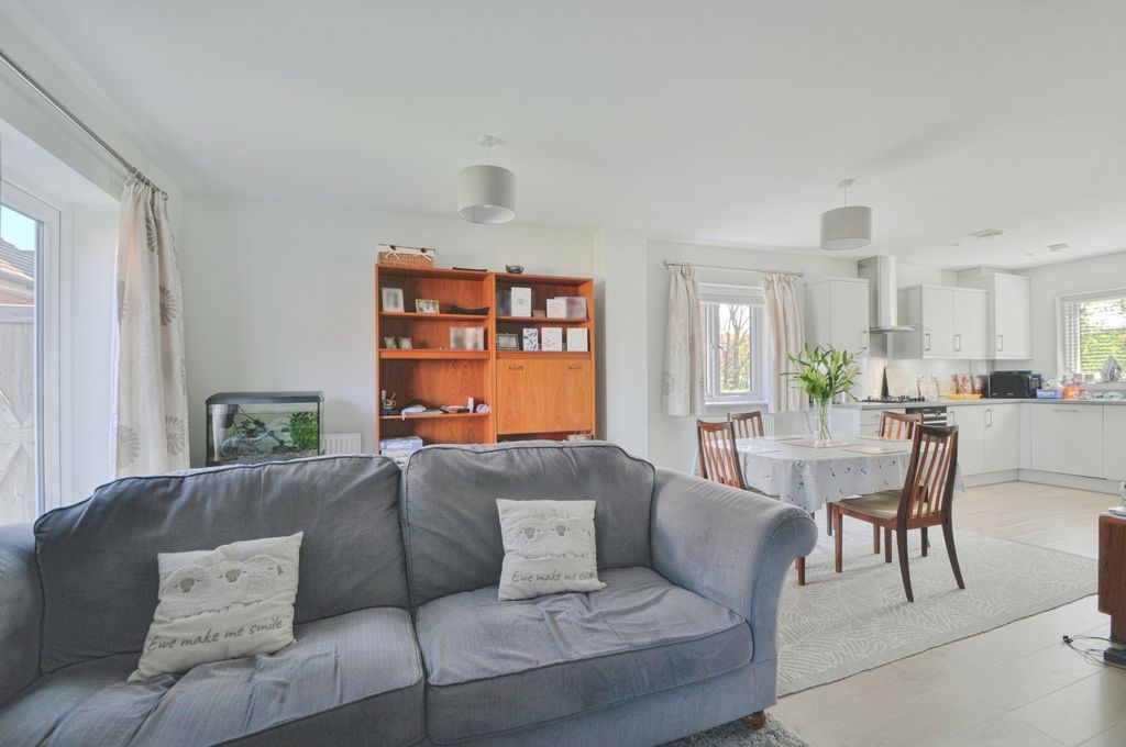 Property photo 3 of 13 Pbox-Img.Jpg