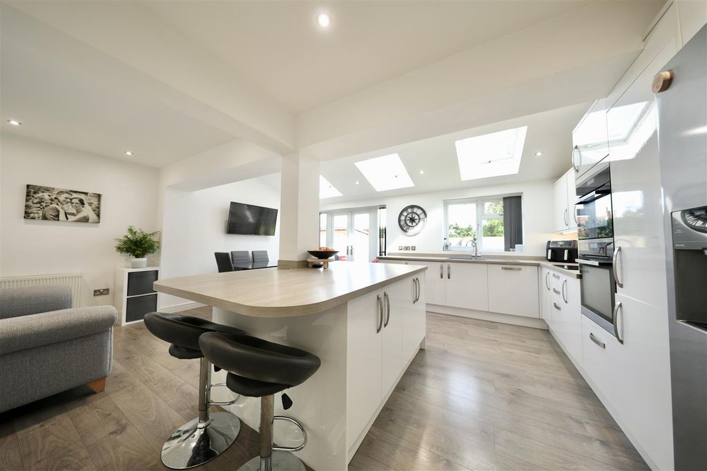 Property photo 2 of 13 Kitchen/Diner