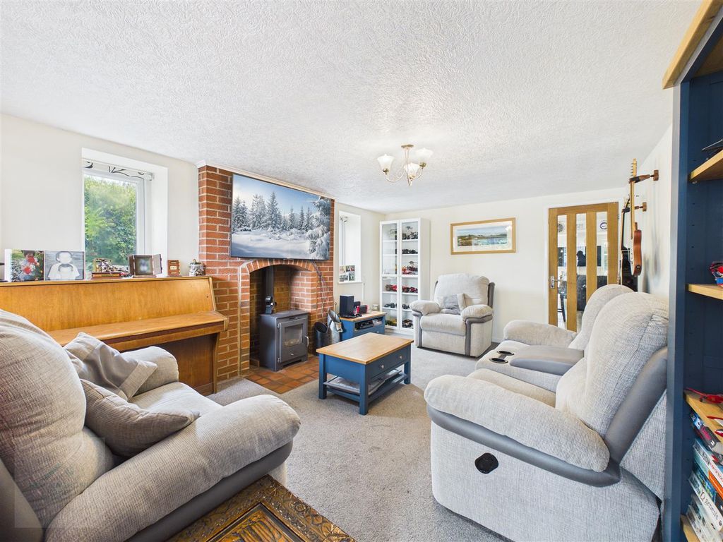 Property photo 2 of 30 Living Room