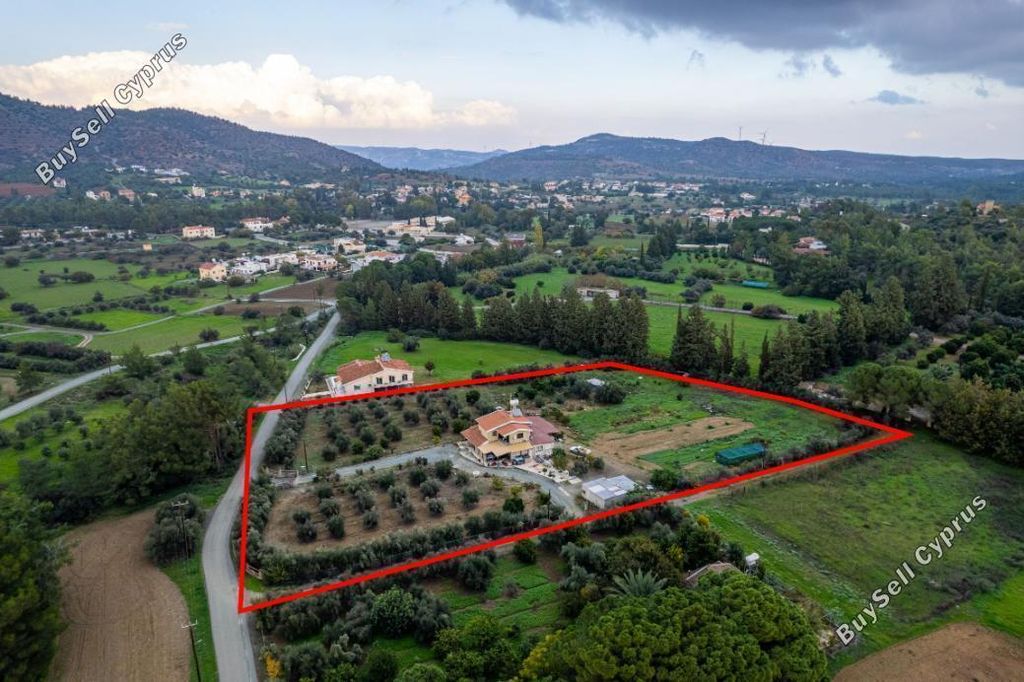 Property photo 2 of 23