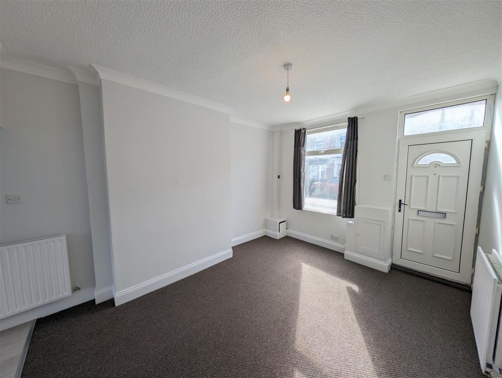 Property photo 2 of 10 Living Room