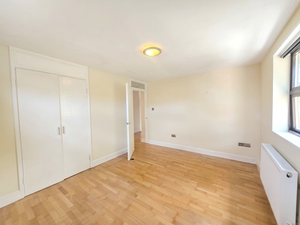 Property photo 3 of 6