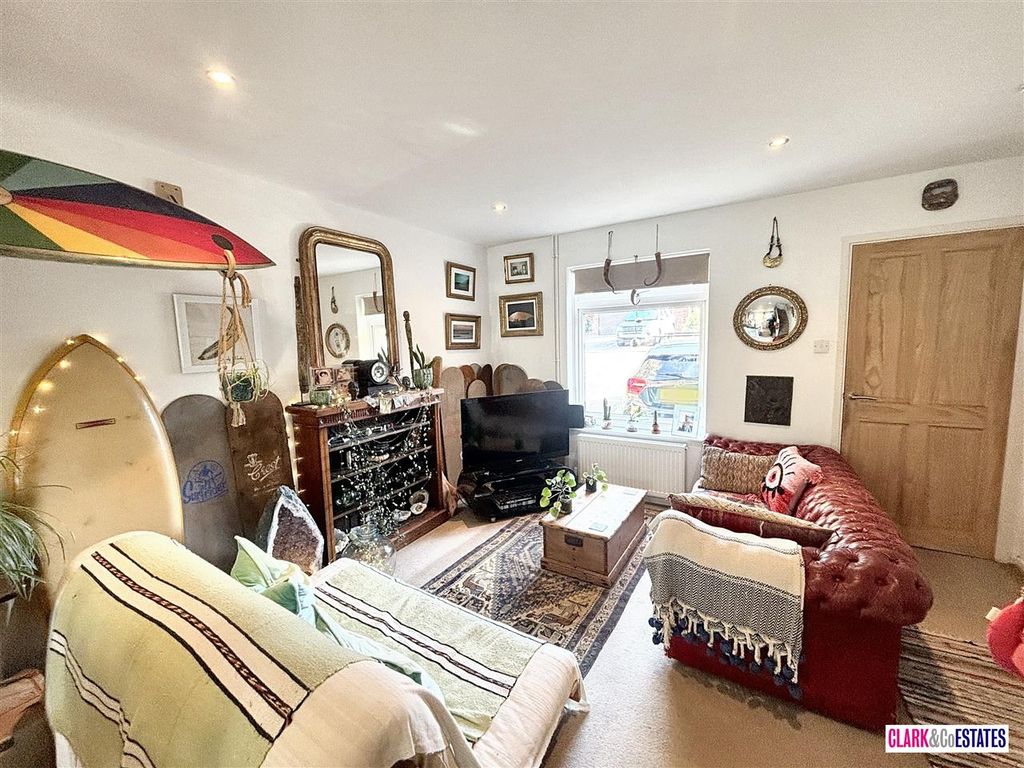 Property photo 3 of 11 Open Plan Kitchen/Dining