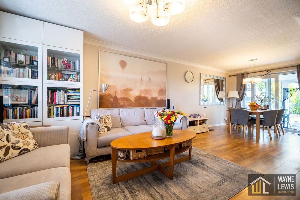 Property photo 2 of 35