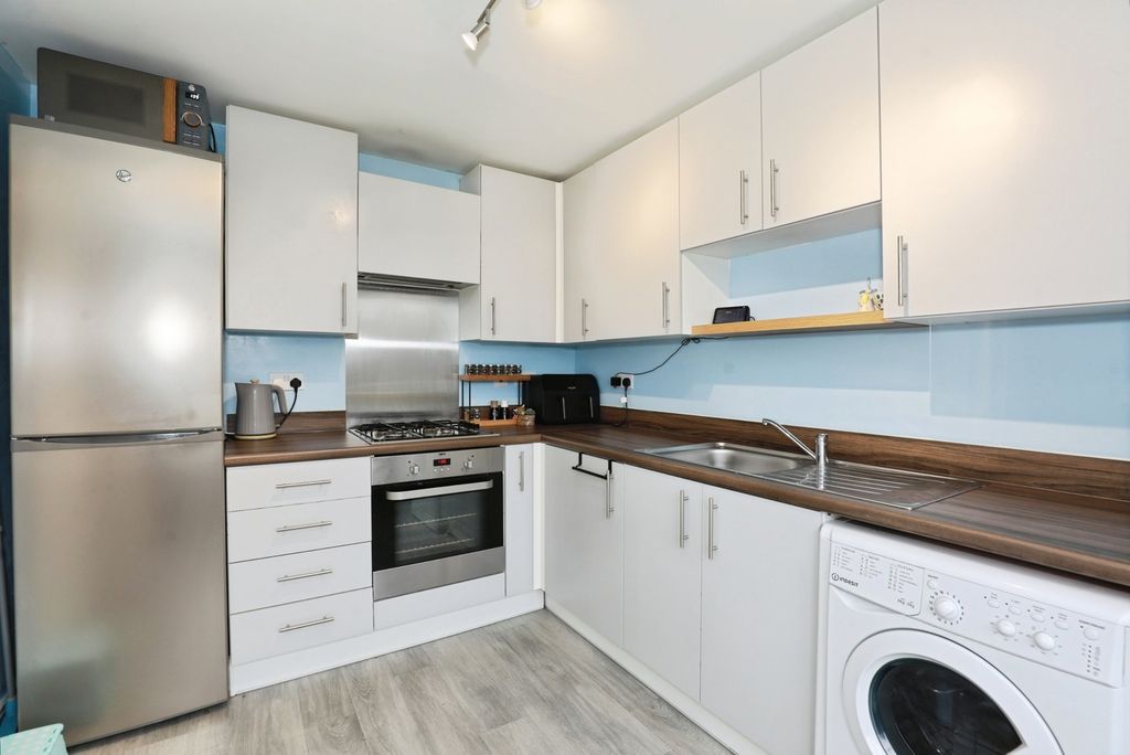 Property photo 2 of 17 Photo