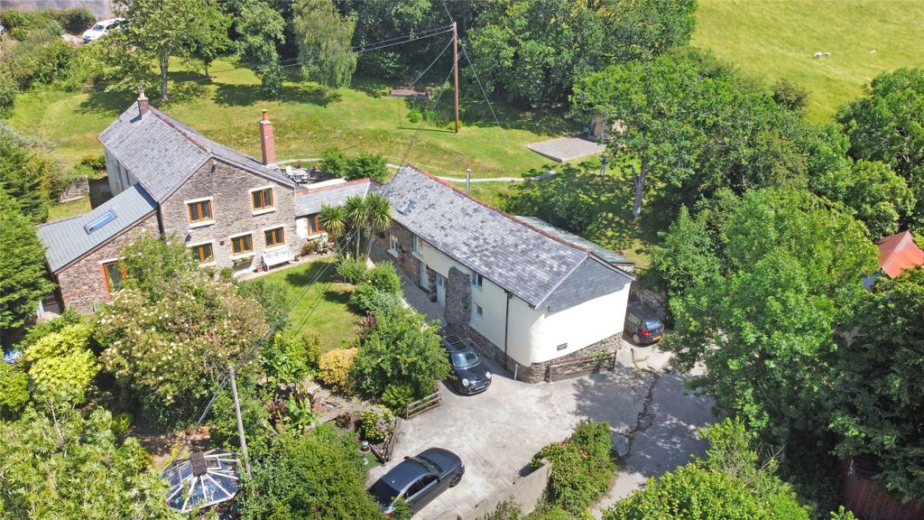 Property photo 1 of 33 Picture No. 08