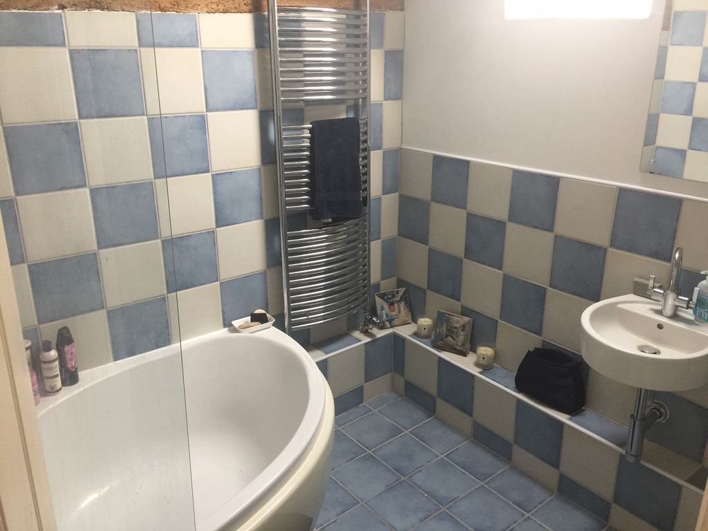 Property photo 3 of 9