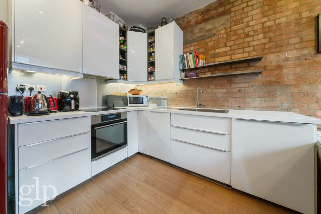 Property photo 3 of 12 4017095