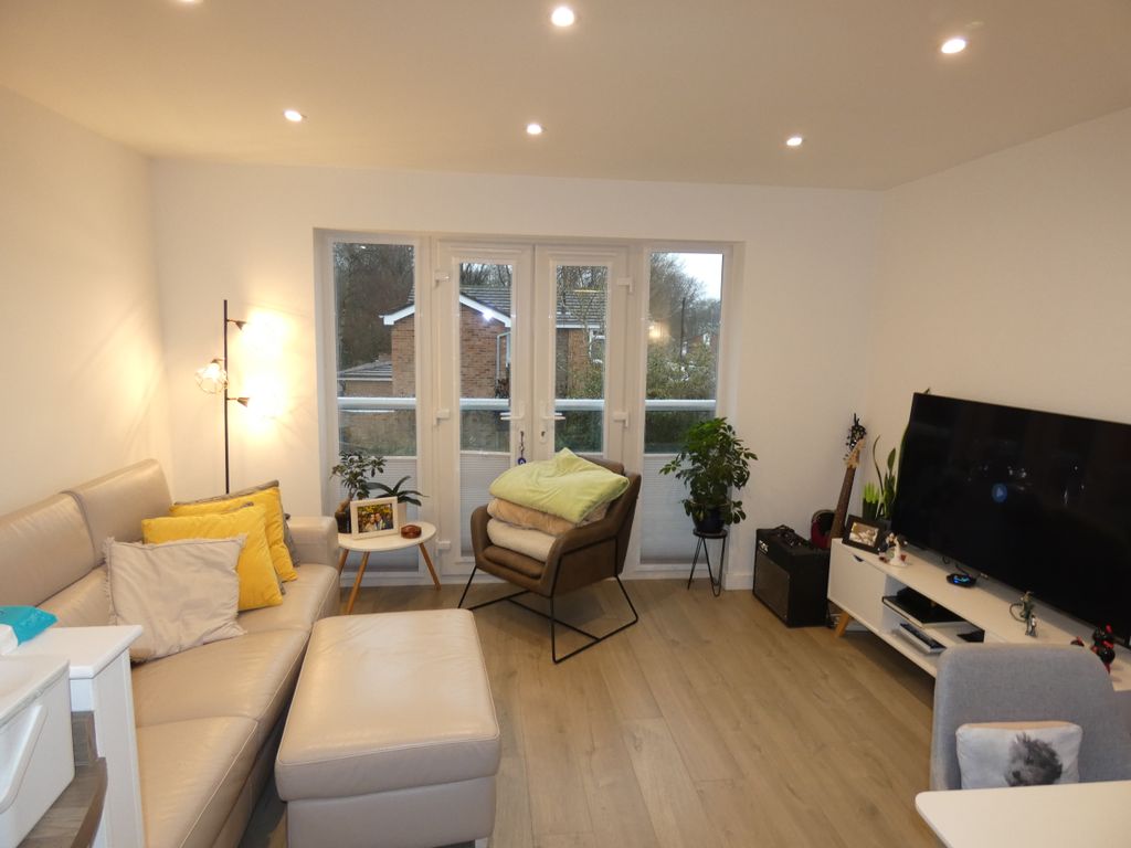 Property photo 2 of 7 Living Room