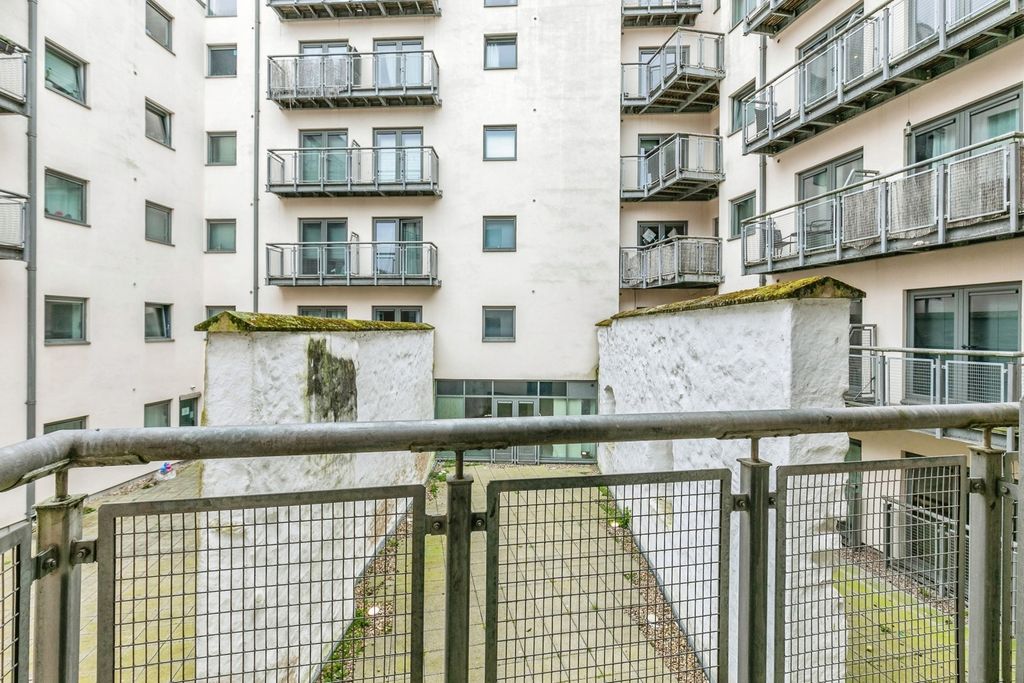 Property photo 3 of 8 Pbox-Img.Jpg