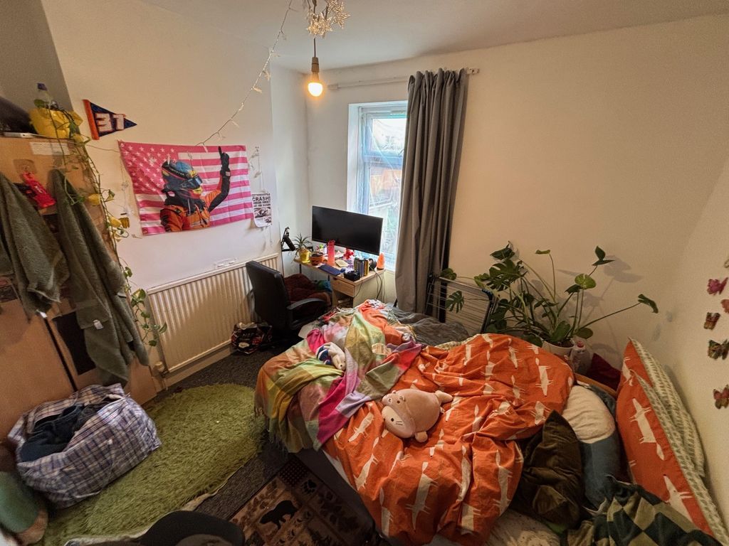 Property photo 2 of 6