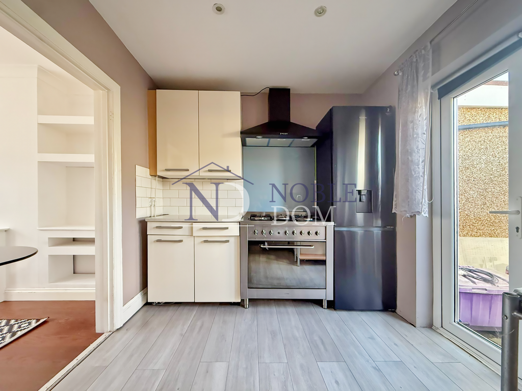 Property photo 3 of 11 Gallery