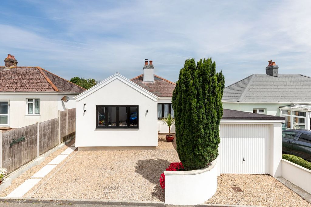 Property photo 2 of 31