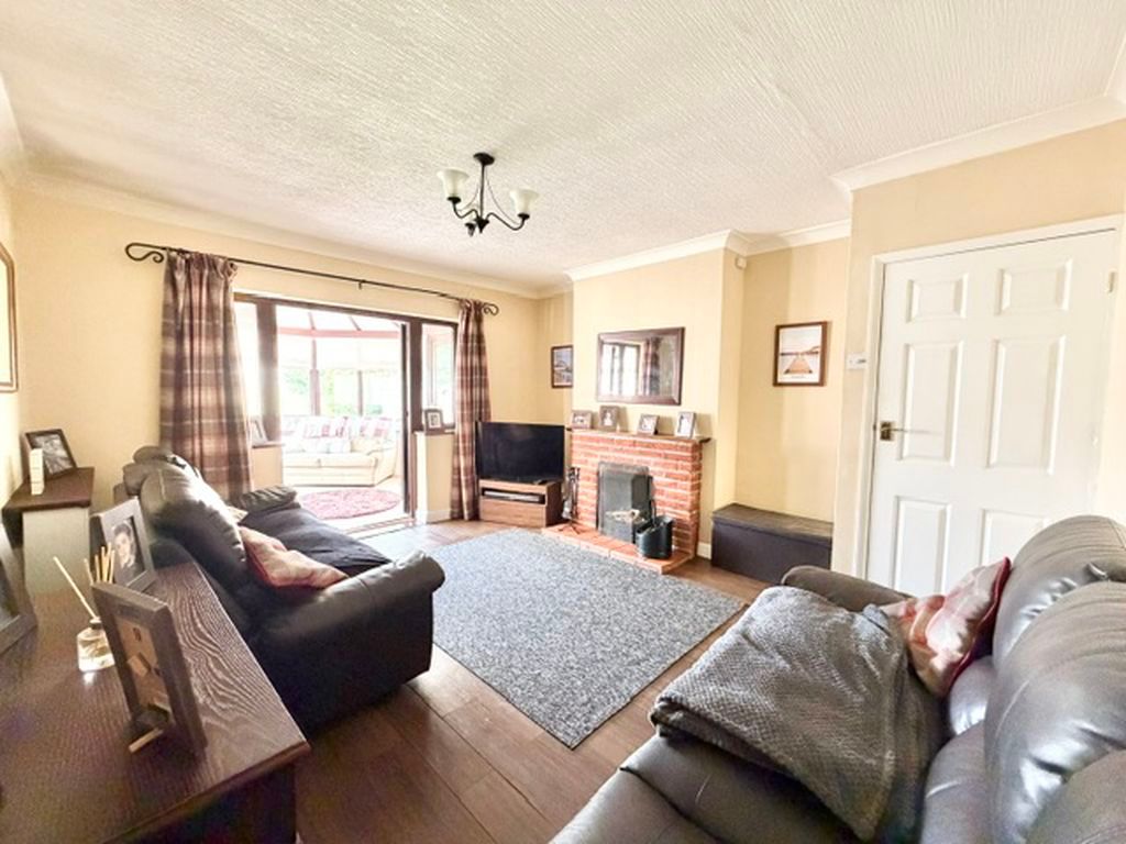 Property photo 2 of 23 Lounge