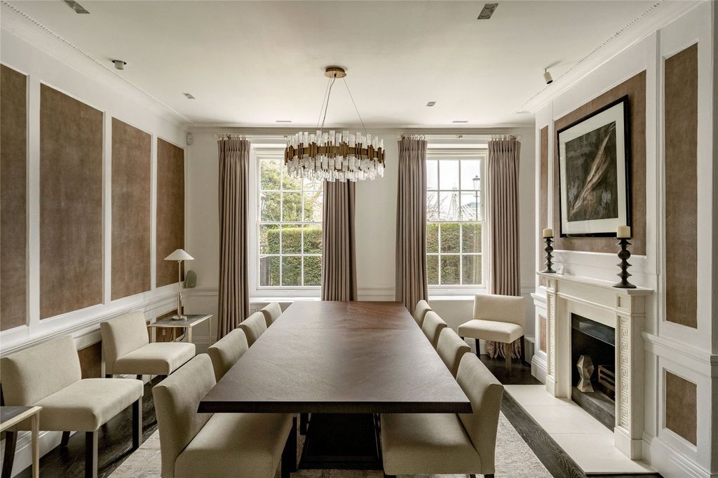 Property photo 2 of 21 Formal Dining
