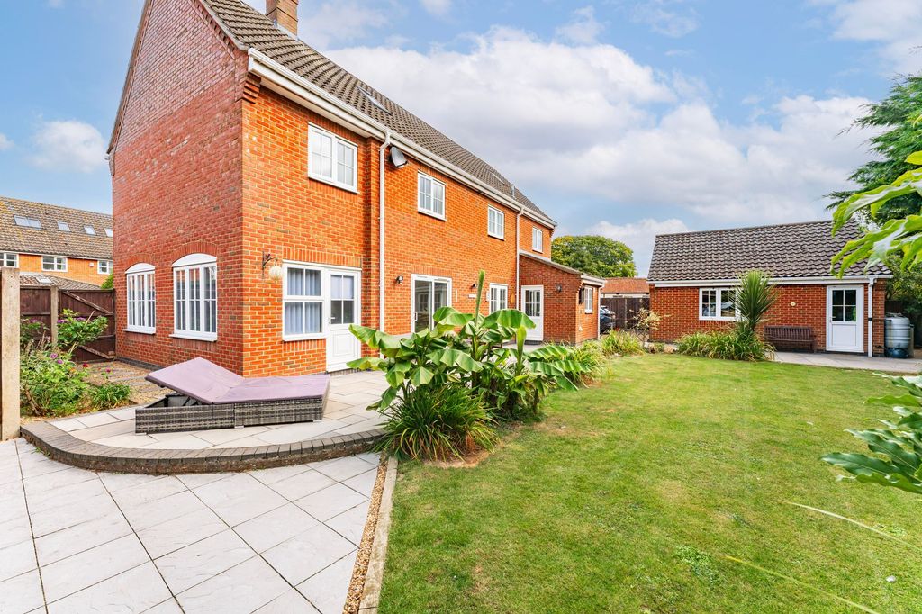 Property photo 2 of 30