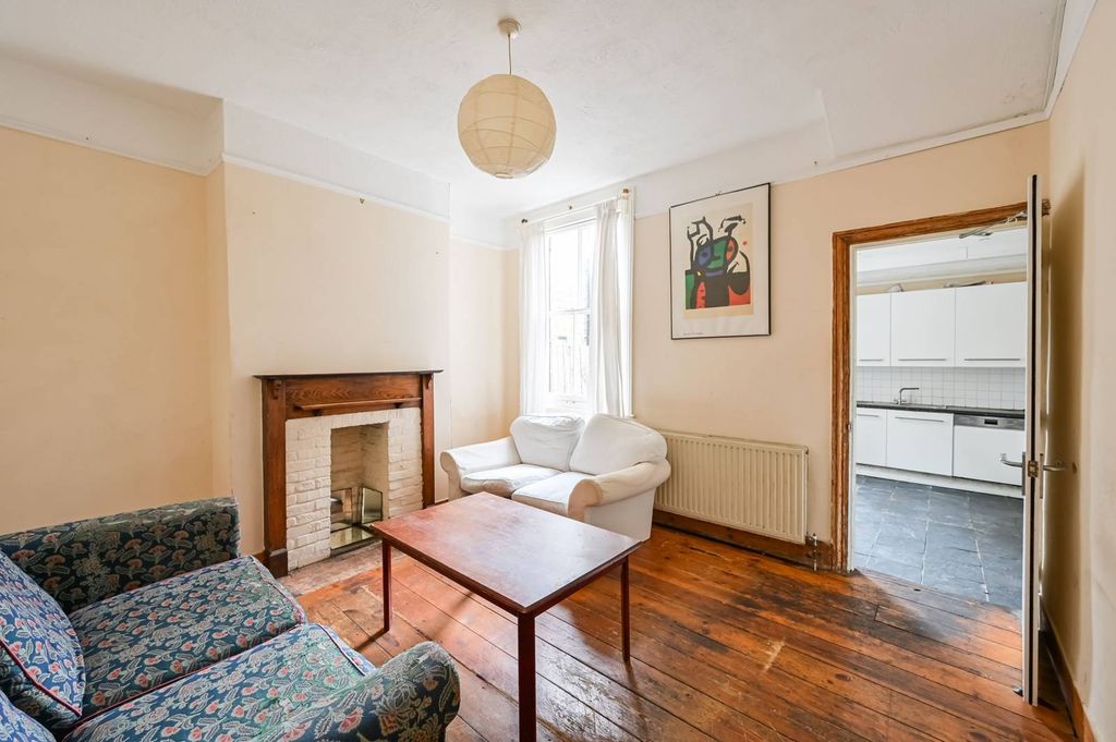 Property photo 3 of 17