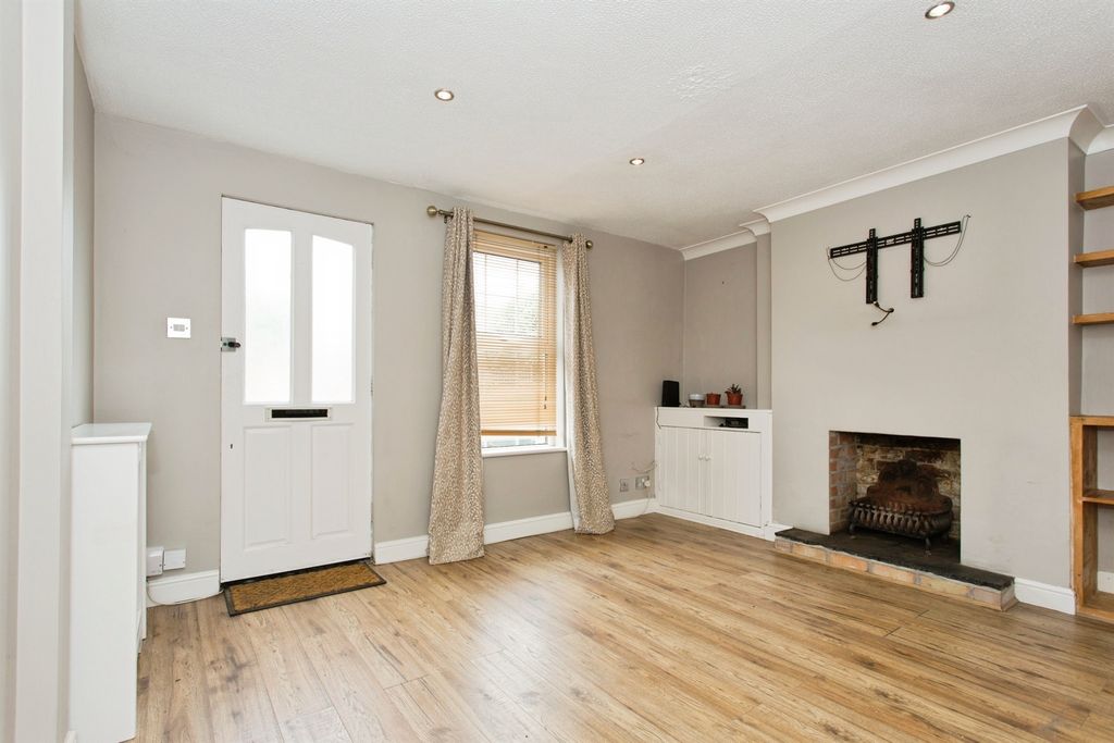 Property photo 3 of 16