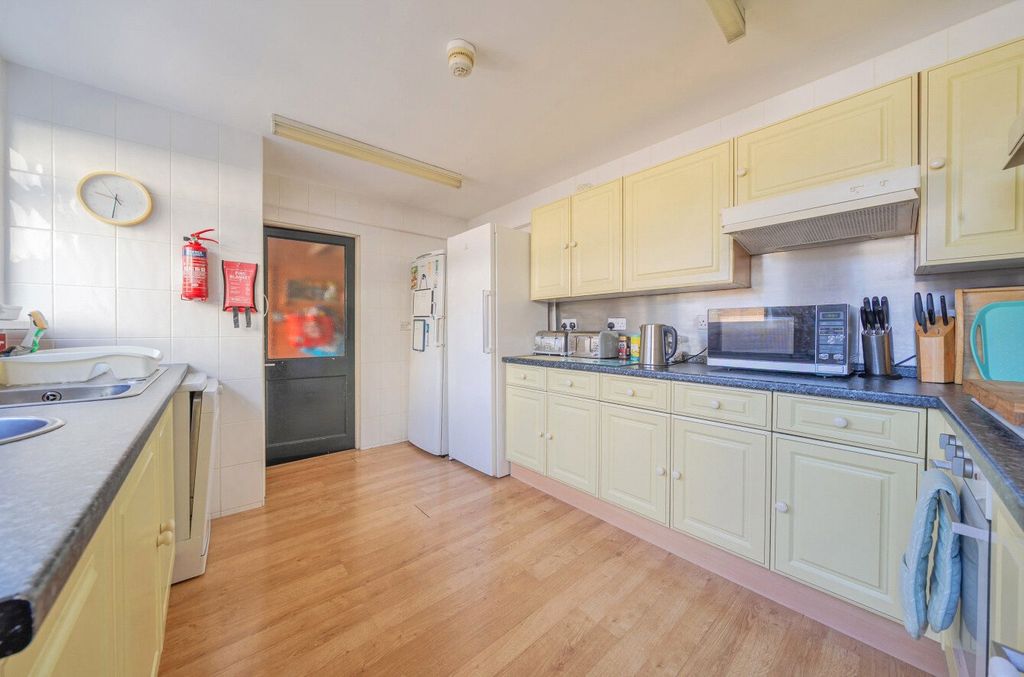 Property photo 2 of 27 Picture No. 02