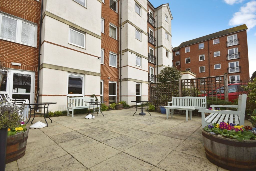 Property photo 2 of 11