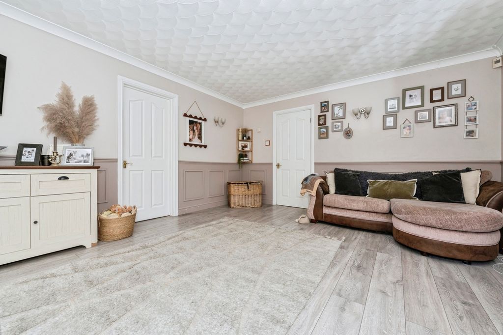 Property photo 2 of 15 Pbox-Img.Jpg