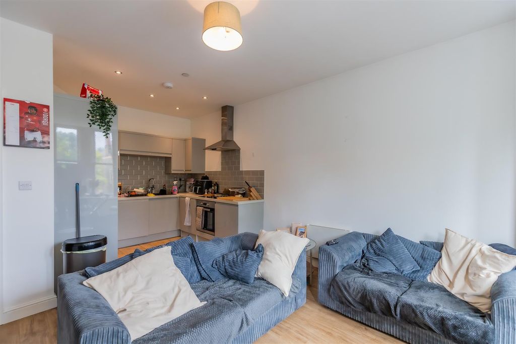 Property photo 3 of 9 127 (54 Of 59).Jpg