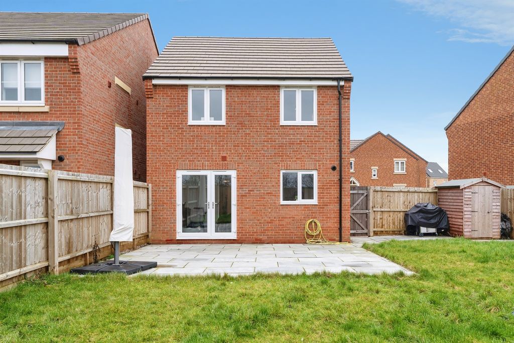 Property photo 2 of 17