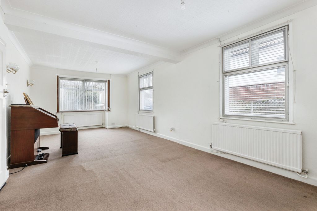 Property photo 3 of 17 Photography