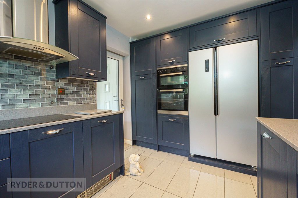 Property photo 3 of 26 Kitchen