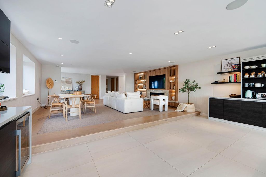 Additional image 14 of 4 bed barn conversion for saleColemans Barn, Off Chorley Old Road, Horwich, Bolton BL6