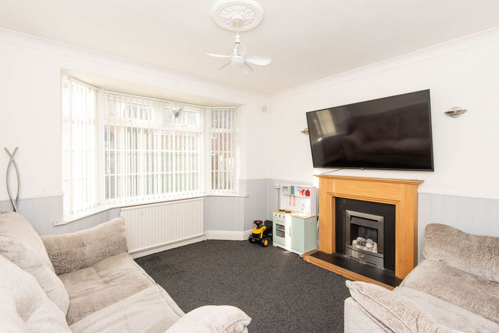 Property photo 3 of 16