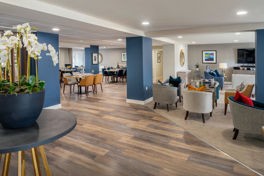 Property photo 1 of 15 Entrance Lobby