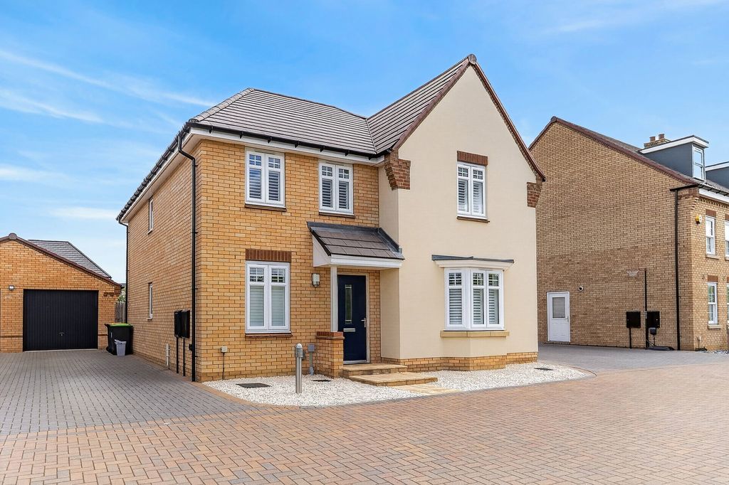 Property photo 2 of 39