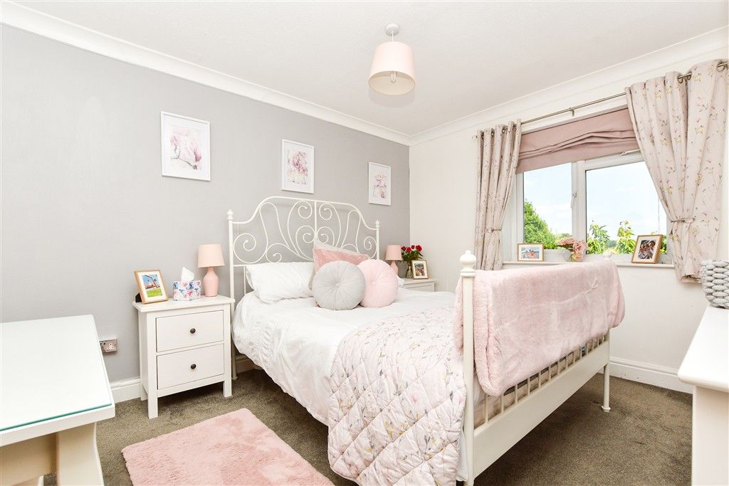 Property photo 2 of 12 Bedroom 1