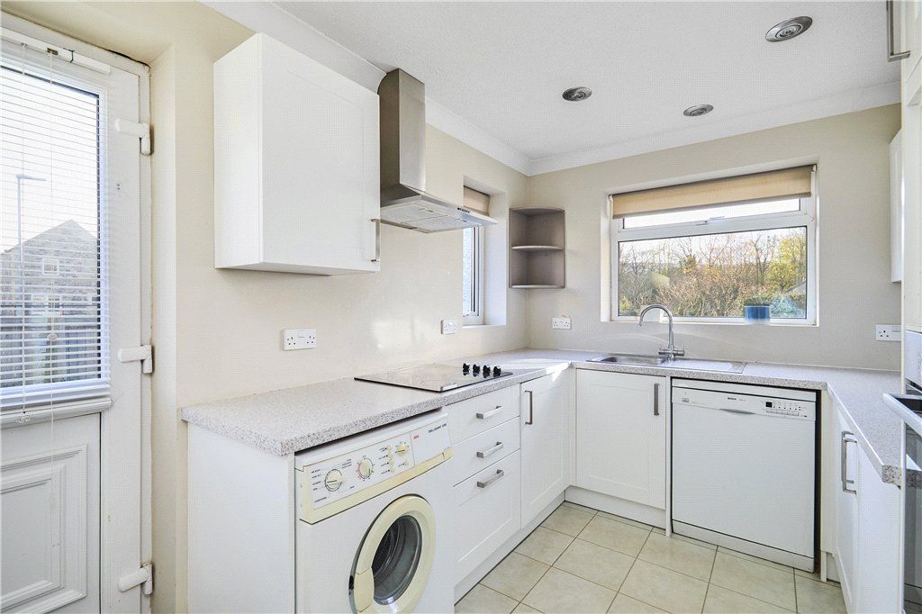 Property photo 3 of 18 Kitchen