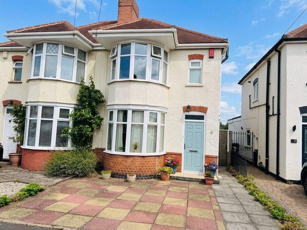 Property photo 1 of 21 Langdale Road, Hinckley