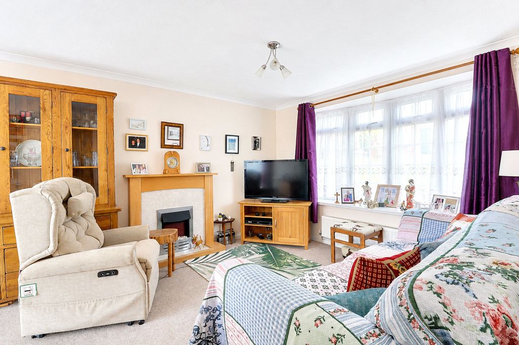 Property photo 3 of 14 3 - Picture No. 09