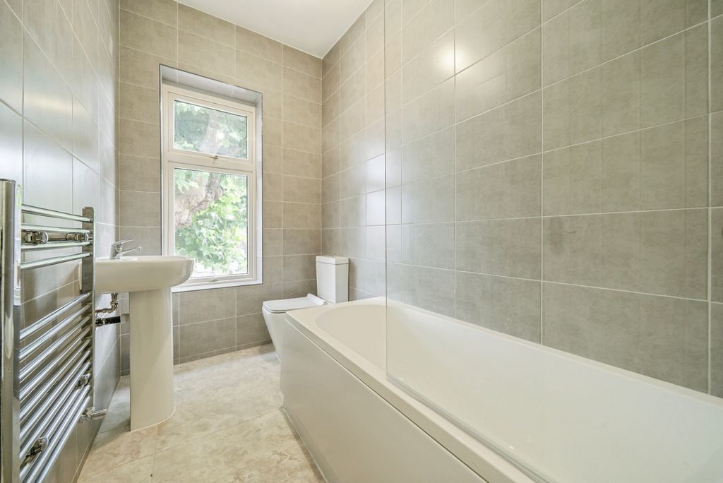 Property photo 3 of 17 Bathroom
