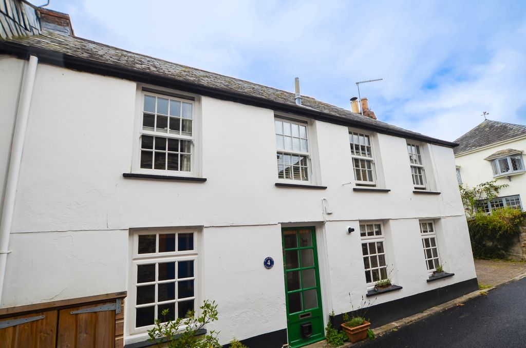 Property photo 1 of 13 4 Church Lane - 01208 872728-01-2