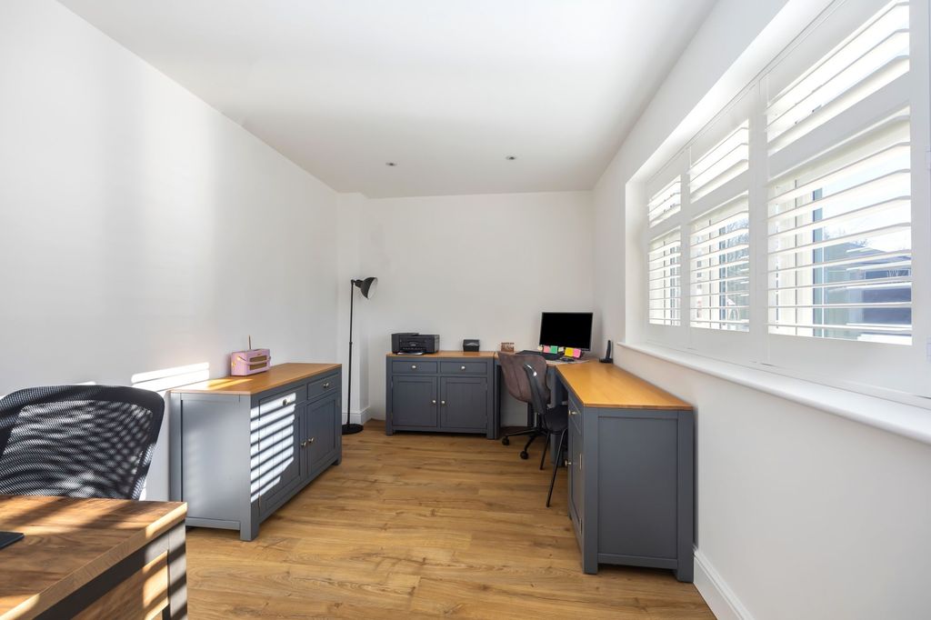 Property photo 2 of 29