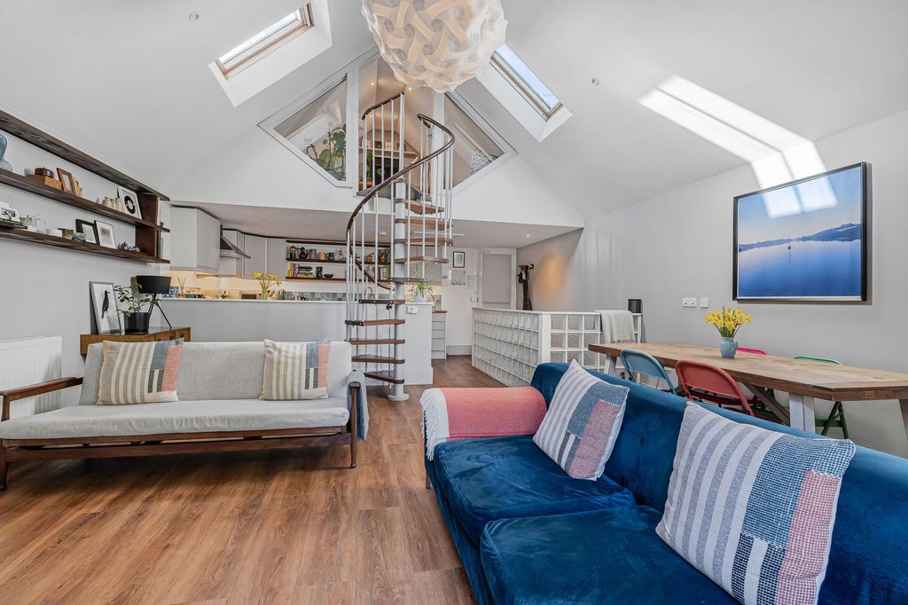 Property photo 3 of 29