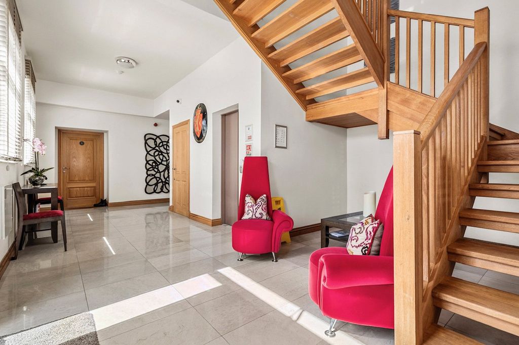 Property photo 2 of 32 Picture No. 49