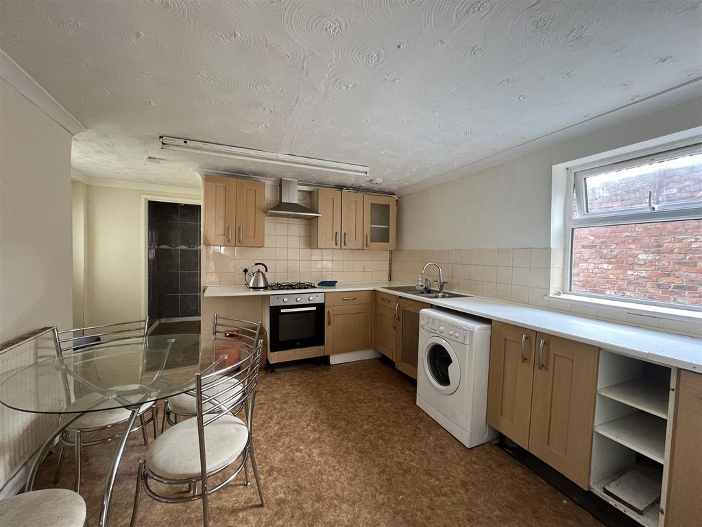 Property photo 3 of 21 Flat 1 (2).Jpg