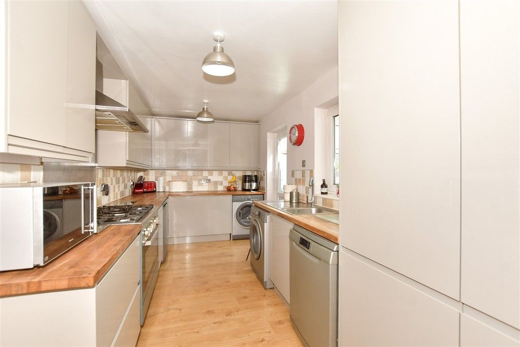 Property photo 2 of 19 Kitchen