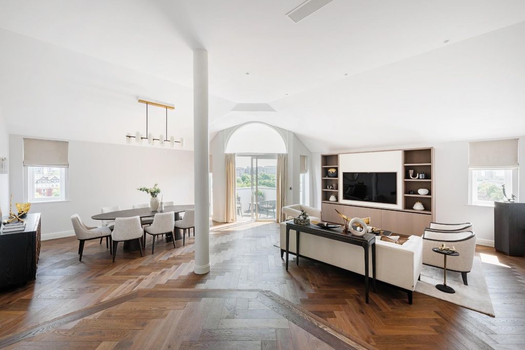 Property photo 1 of 34 Penthouse A, Melbourne Court Hi-2.Jpg